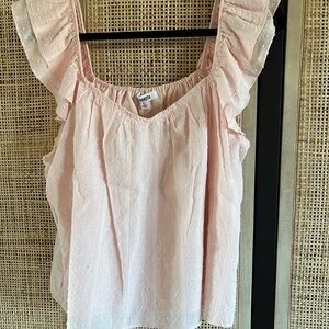 NWT. BB Dakota ruffle neck top. Size L. Pink.